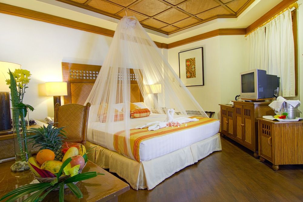 undefined Boracay Tropics Resort Hotel 4