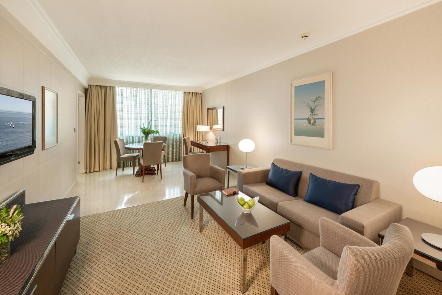 1 Bedroom Suite Living Area