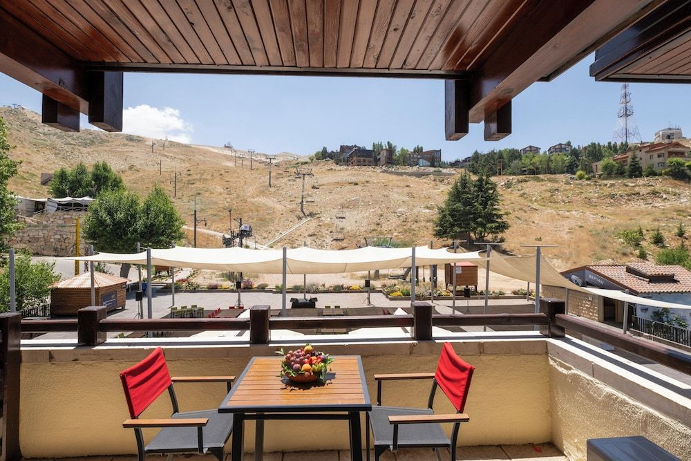 Suite, 1 Bedroom (Slopes View)
