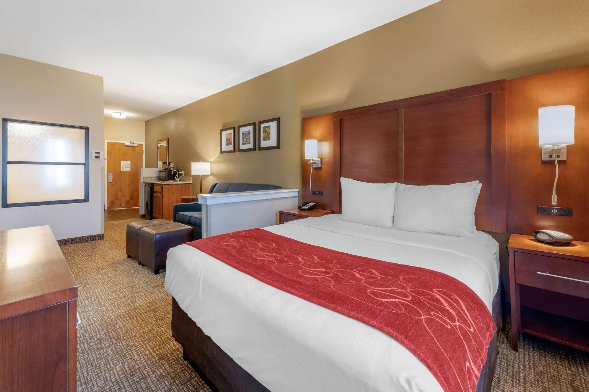 1 King Bed, 1 Queen Bed, Suite, Nonsmoking, Upgrade