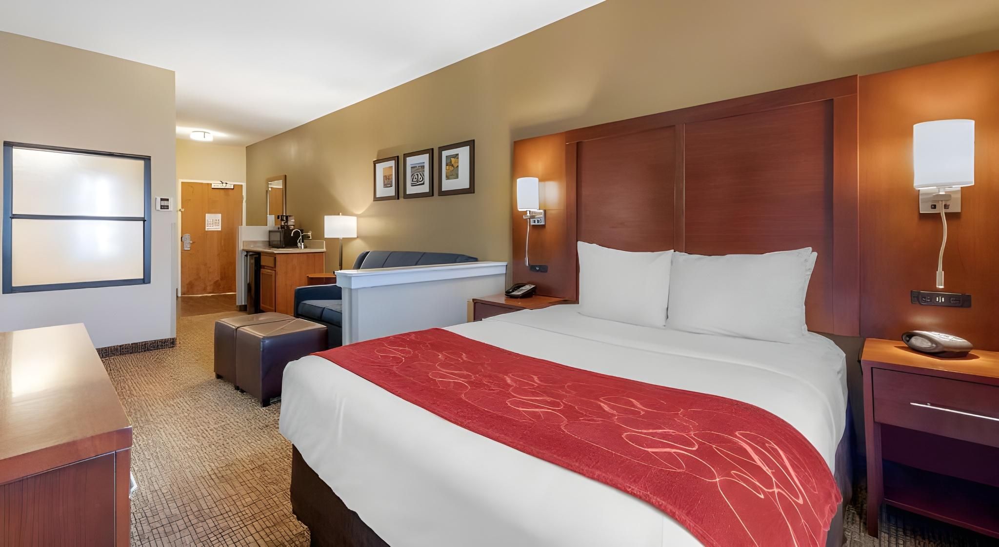 1 Queen Bed, Suite, Nonsmoking