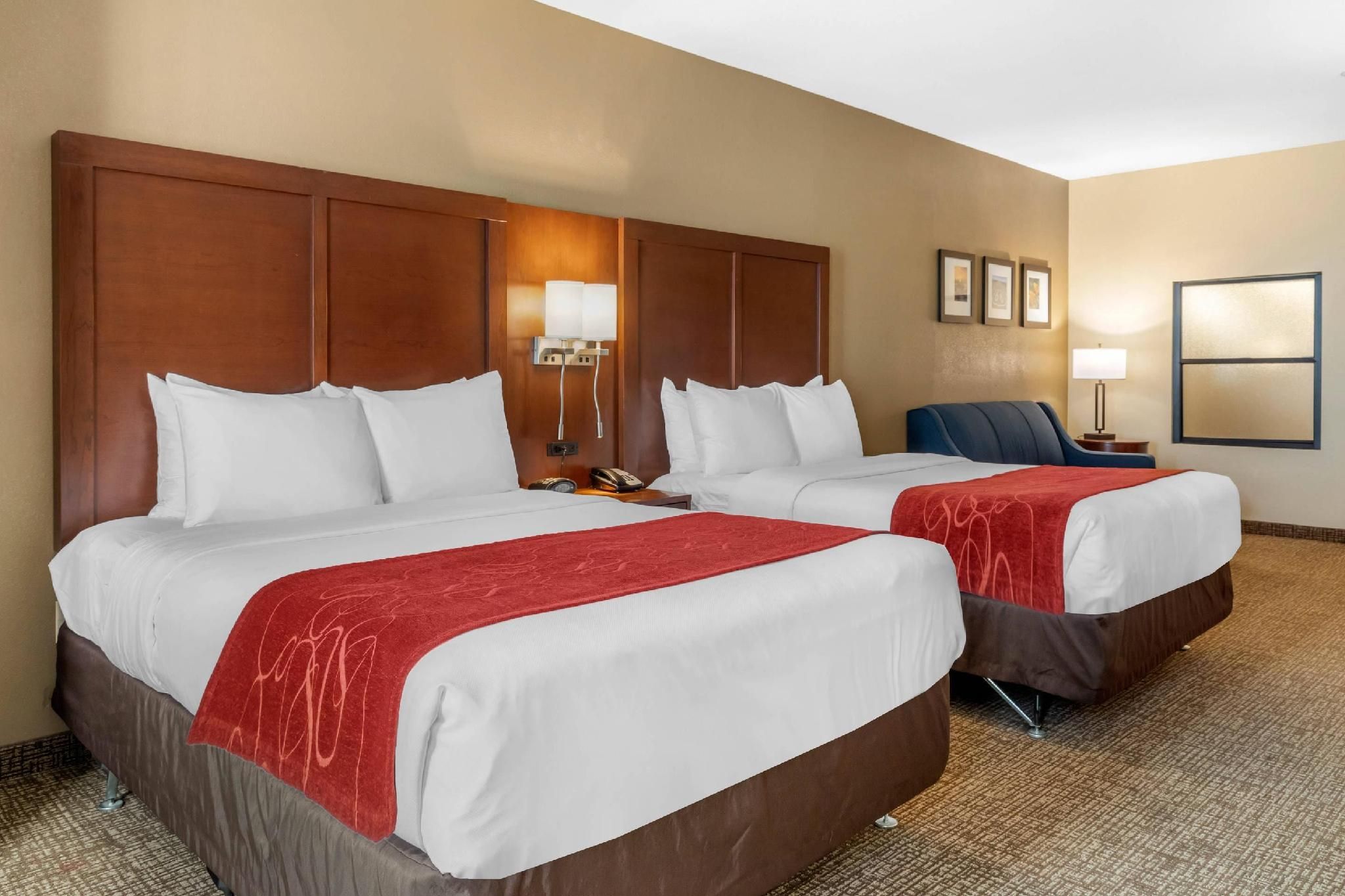 2 Queen Beds, Business Room, Suite, Nonsmoking, Upgrade