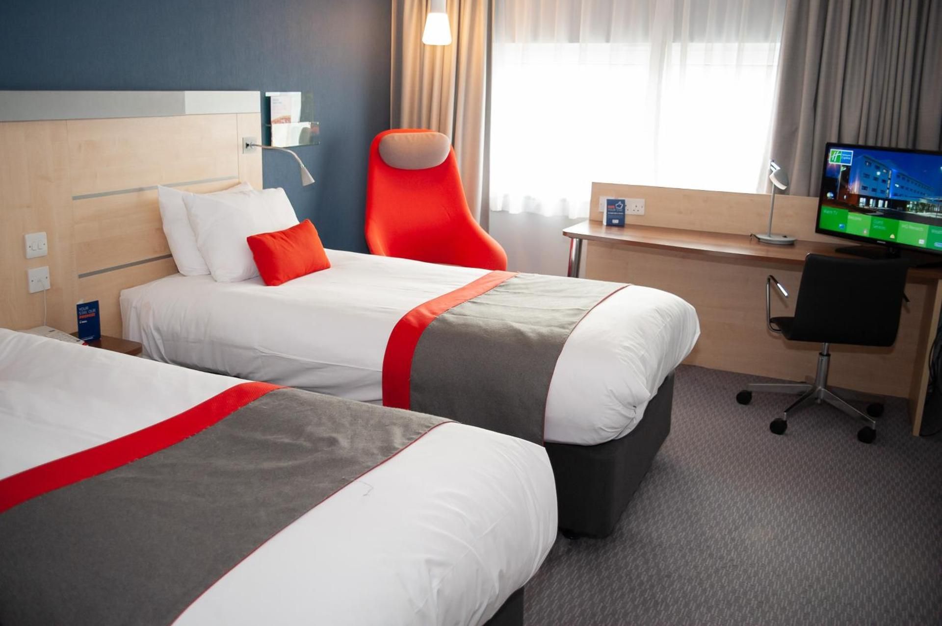 Standard Twin Room with Free Hot Breakfast