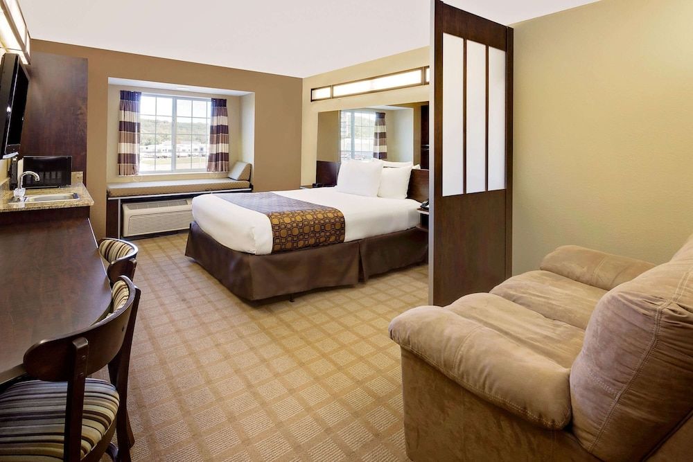 Studio Suite, 1 Queen Bed, Accessible, Non Smoking (Mobility)