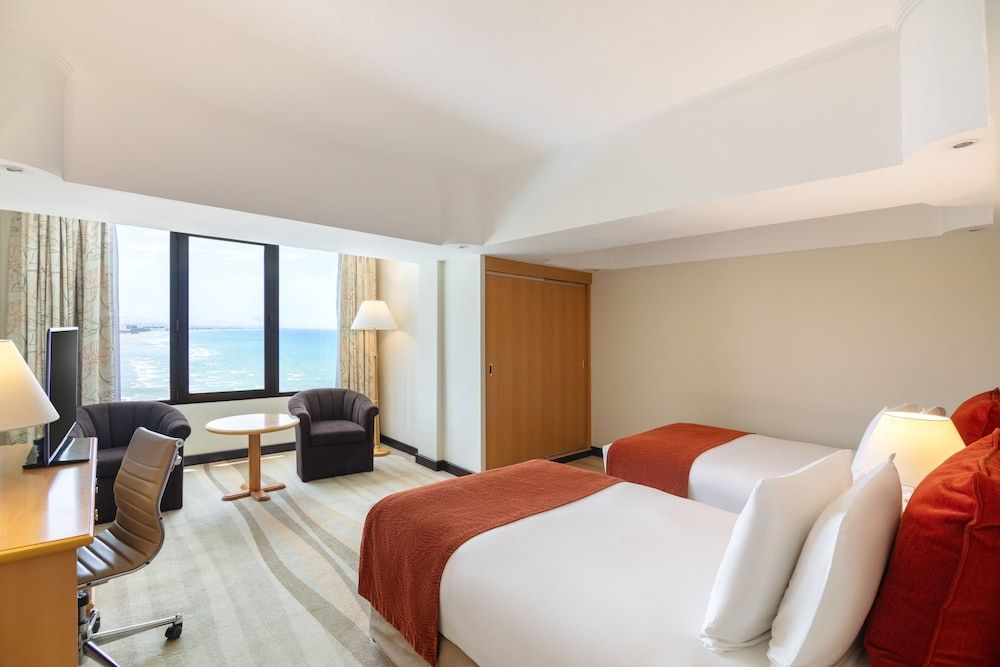 Room, 2 Twin Beds, Sea View