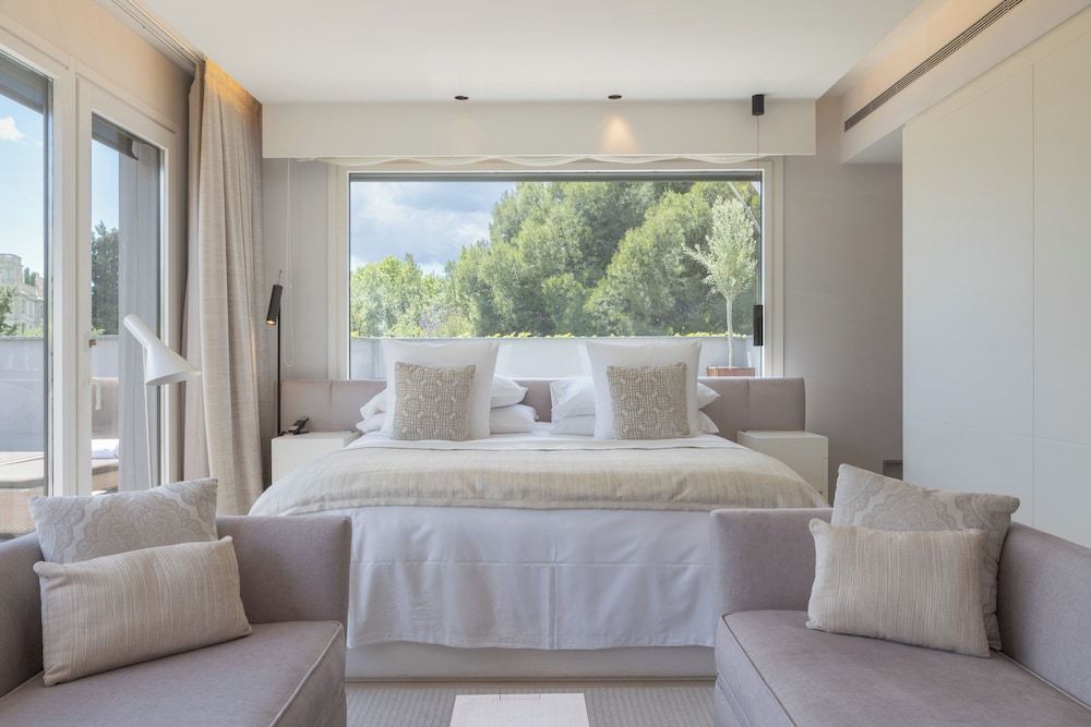 undefined ABaC H&R Barcelona Monument 8