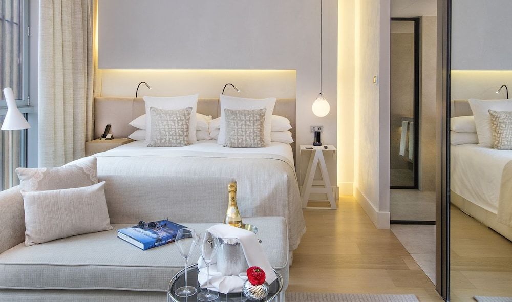 ABaC H&R Barcelona Monument Deluxe Room 3