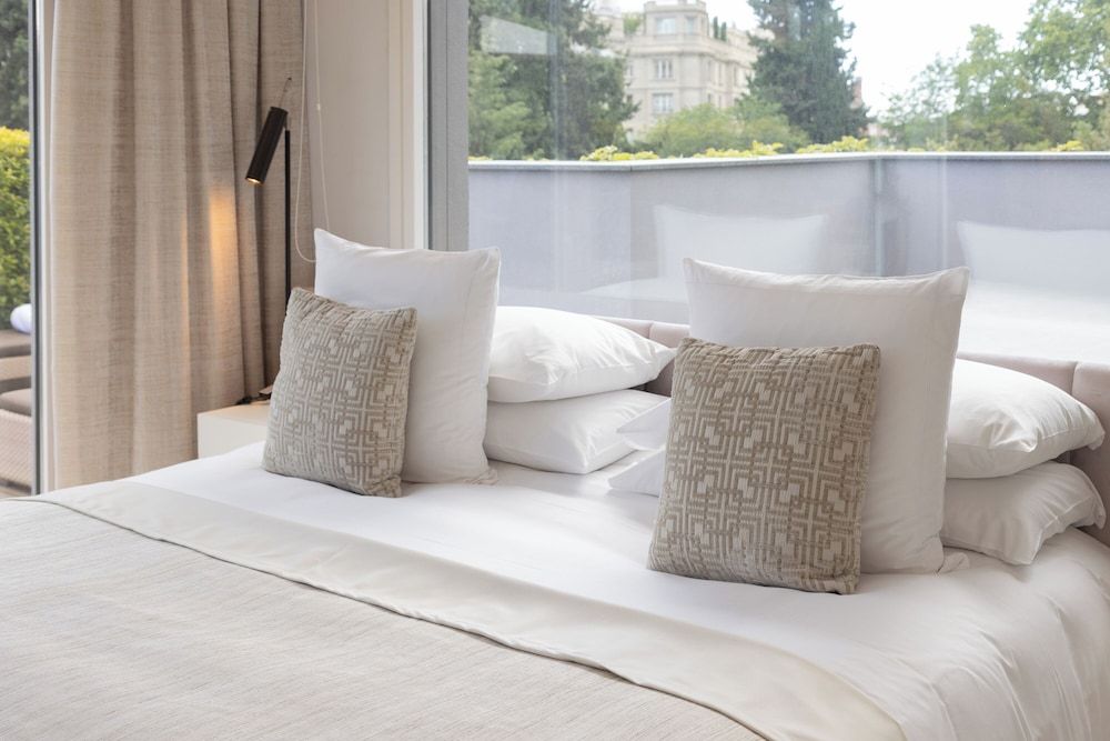 undefined ABaC H&R Barcelona Monument 6