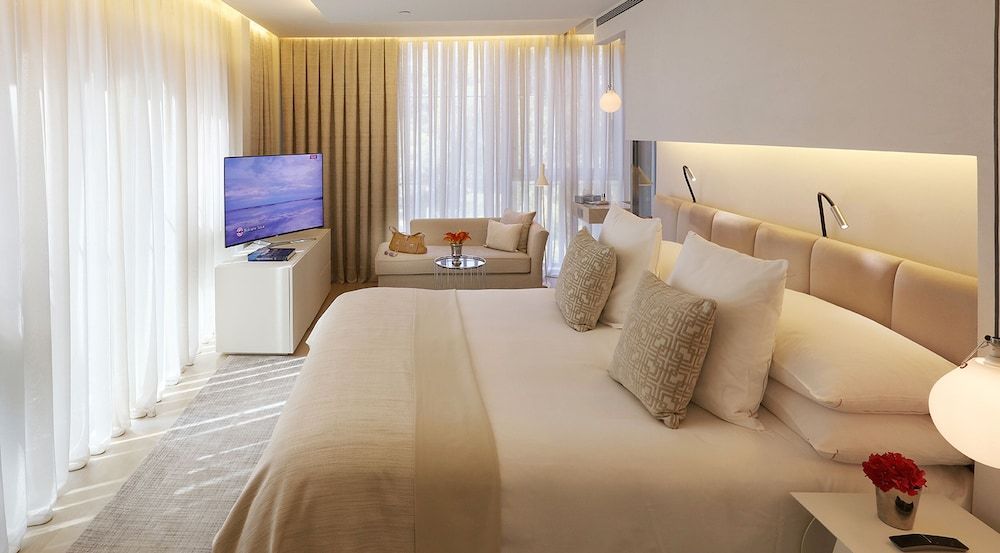 ABaC H&R Barcelona Monument Deluxe Room 5