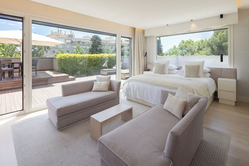 undefined ABaC H&R Barcelona Monument 2