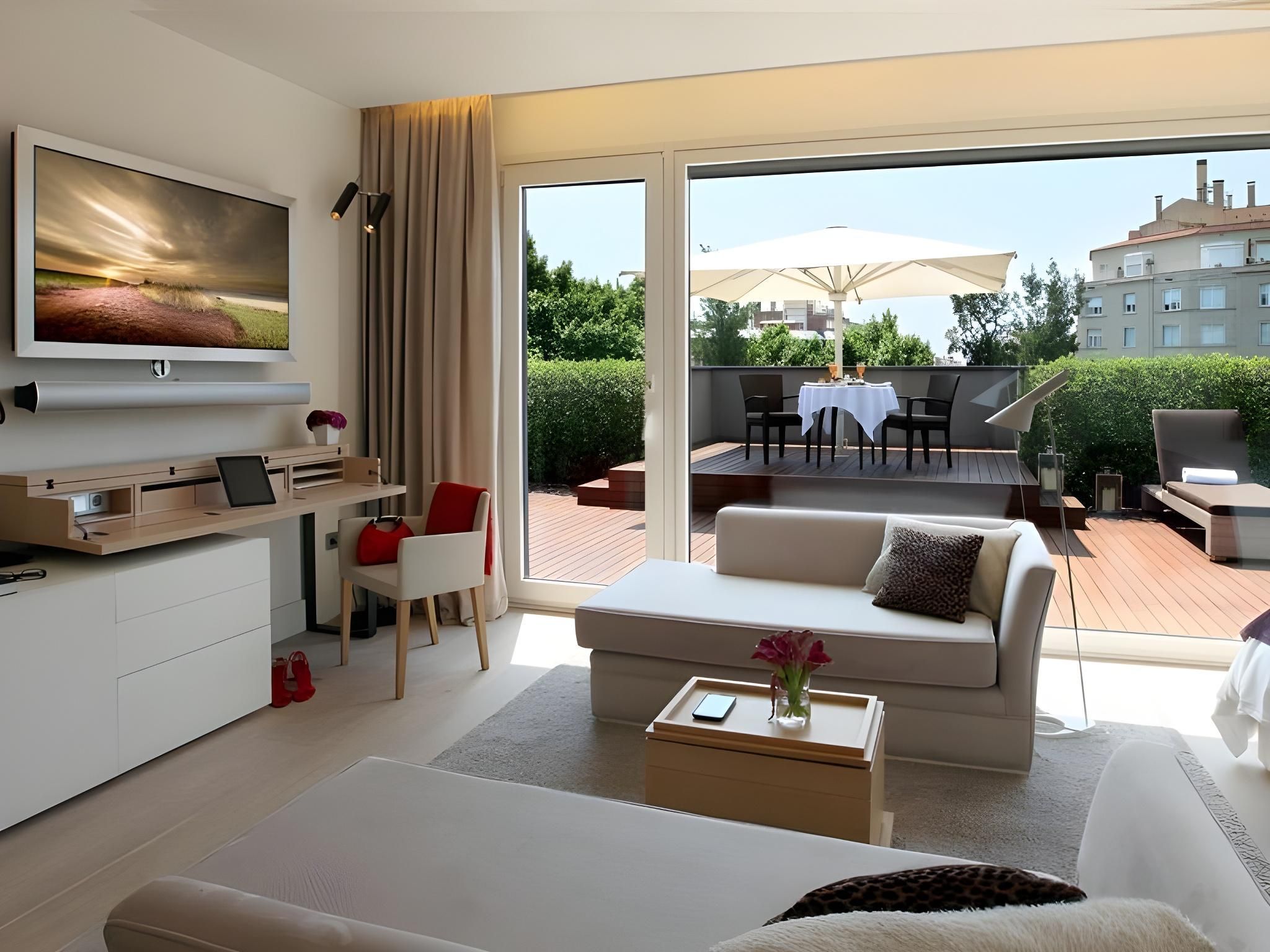 undefined ABaC H&R Barcelona Monument 9