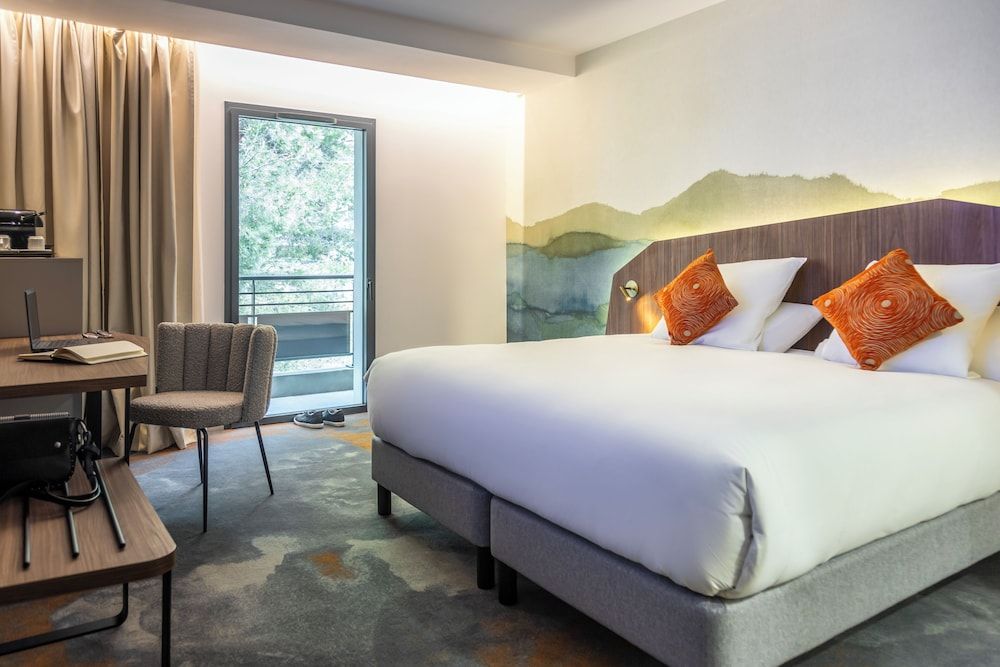 Privilege, Room, 1 King Bed with Sofa bed, Balcony, Garden View
