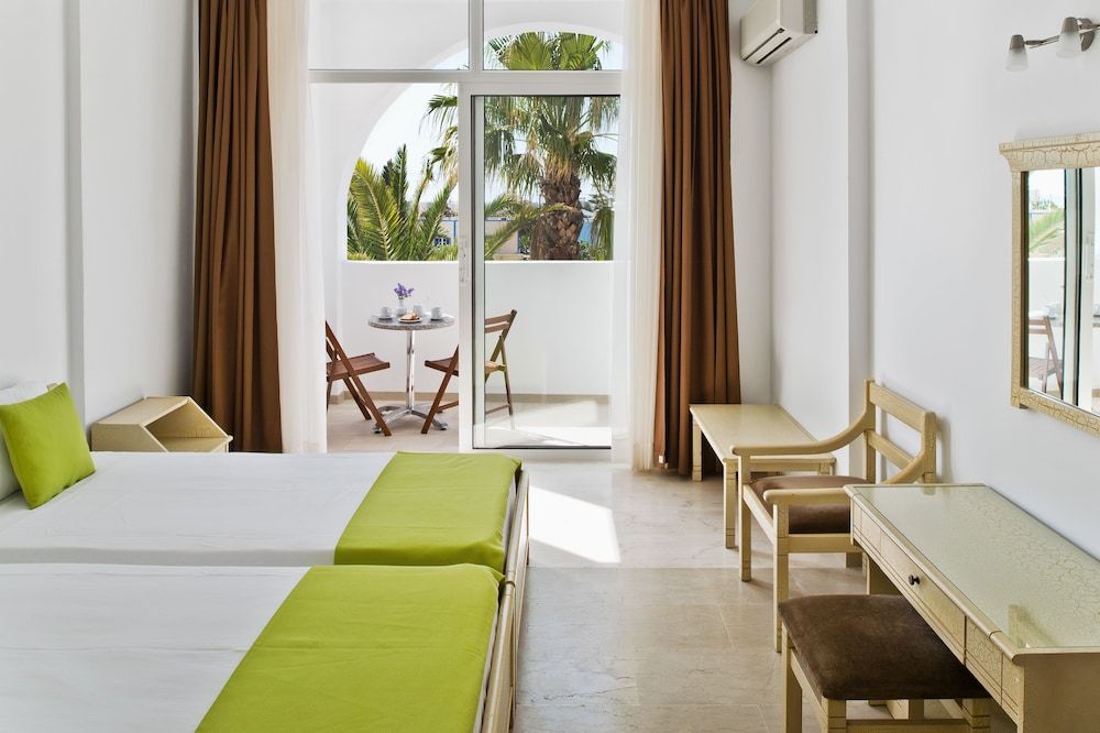 Hotel Makarios Standard Double or Twin Room, 1 Double or 2 Twin Beds 7