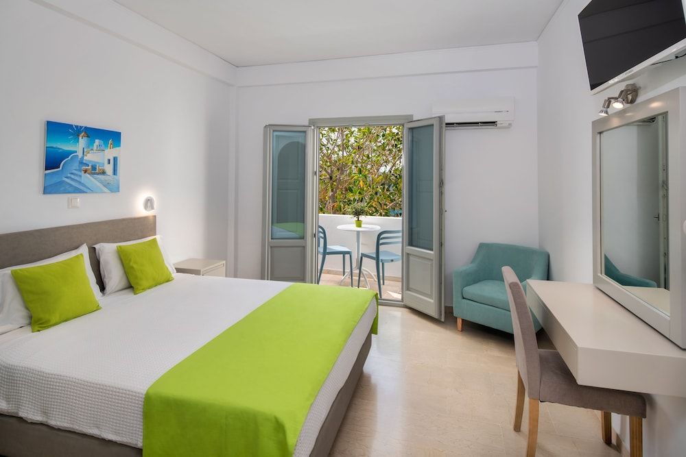 undefined Hotel Makarios 2