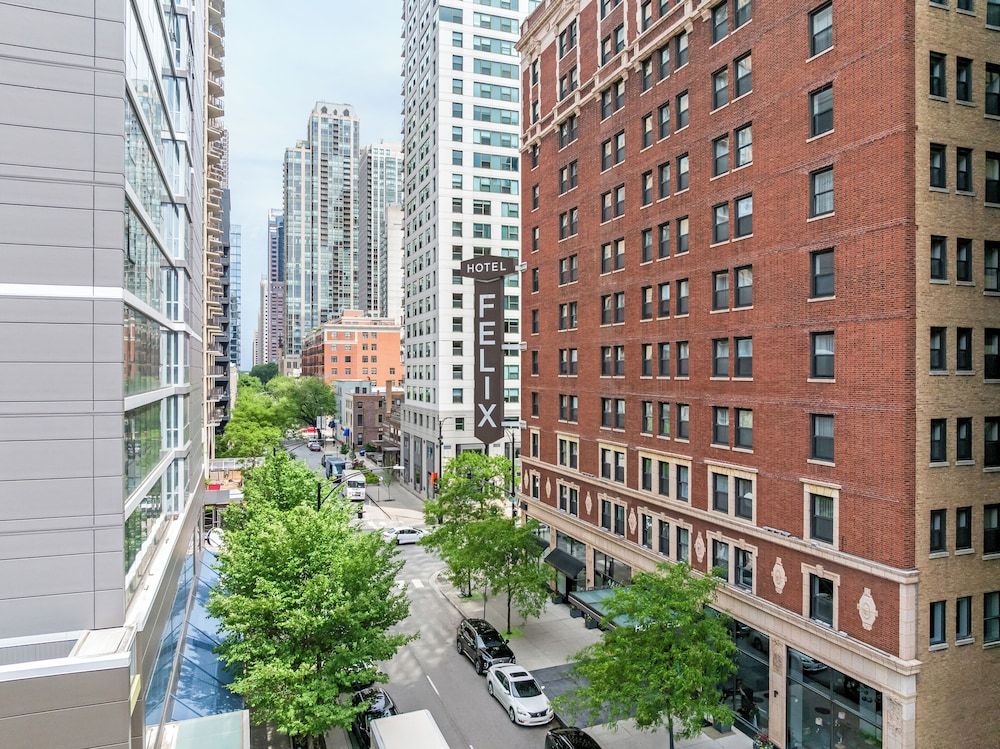 undefined Hotel Felix River North/Magnificent Mile
