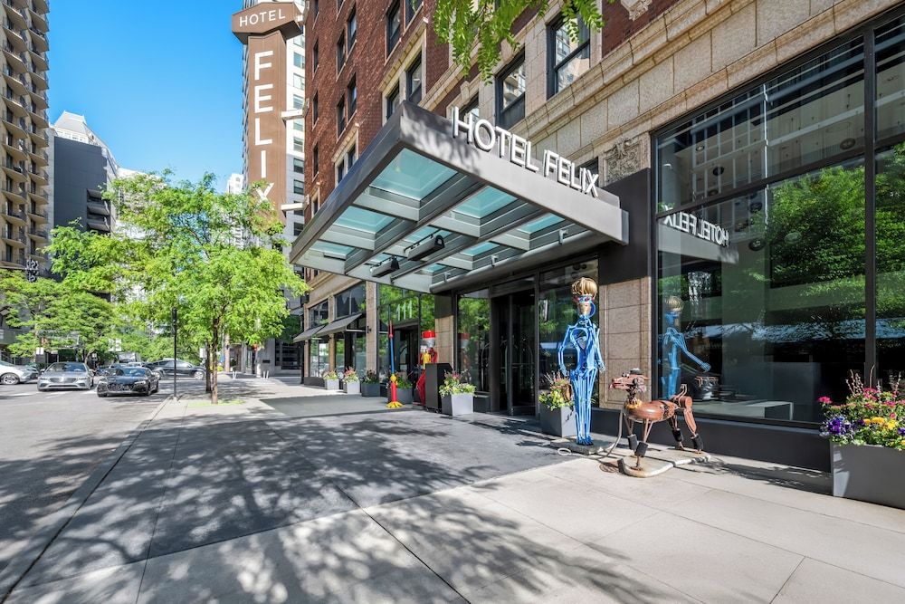undefined Hotel Felix River North/Magnificent Mile 2