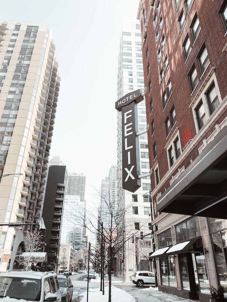 undefined Hotel Felix River North/Magnificent Mile 6