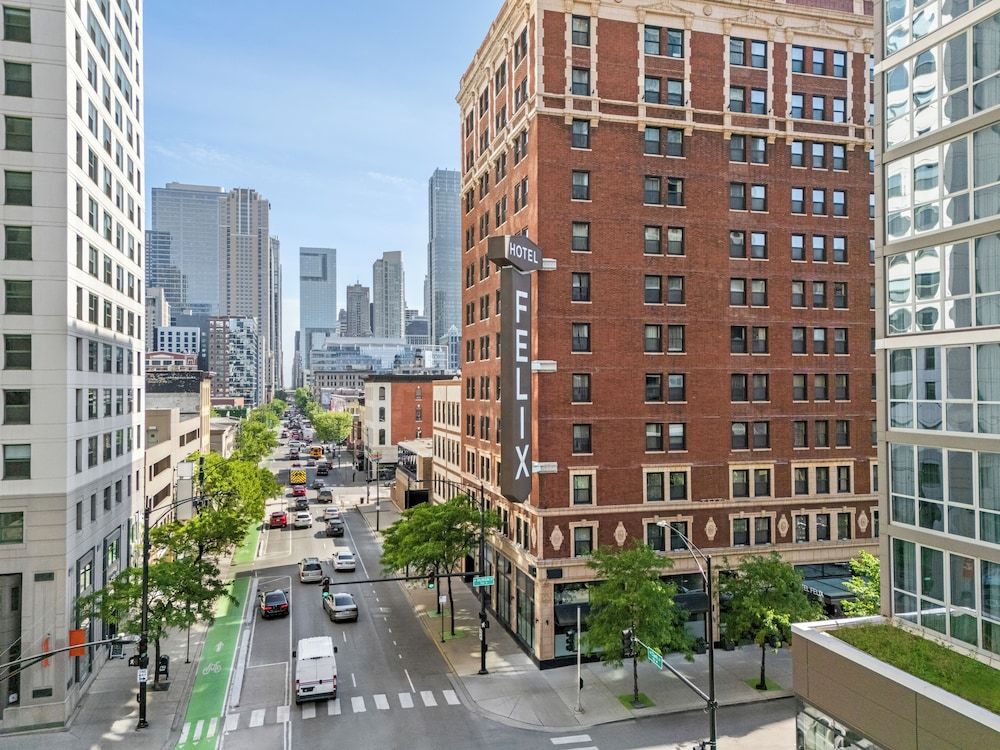 undefined Hotel Felix River North/Magnificent Mile 7