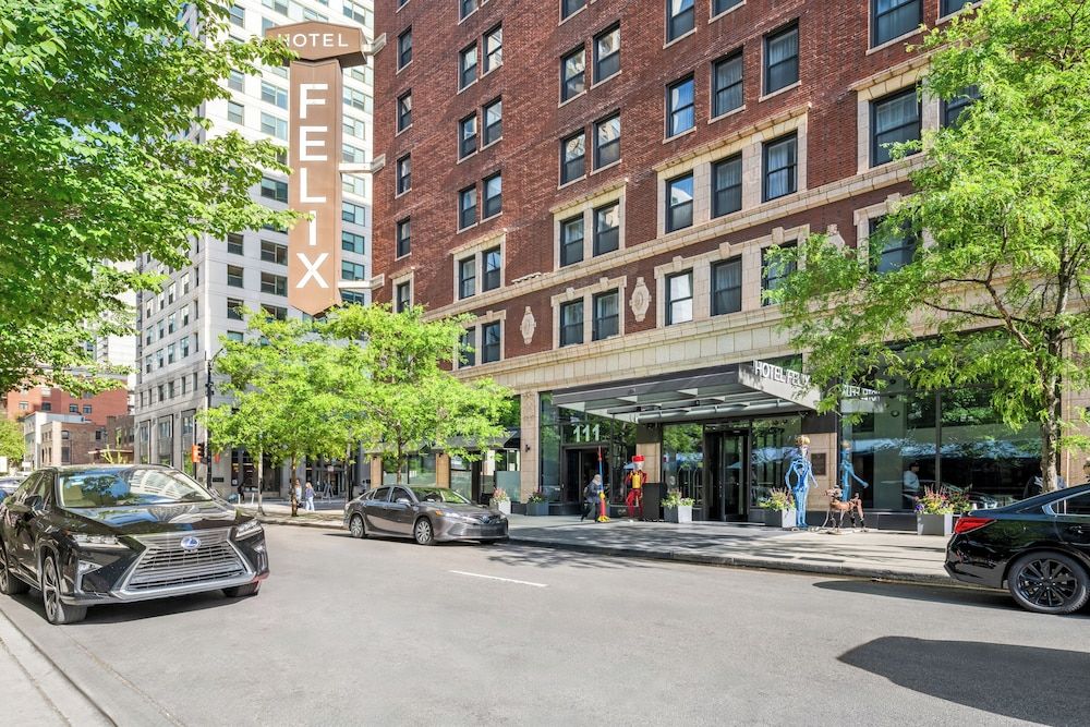 undefined Hotel Felix River North/Magnificent Mile 8