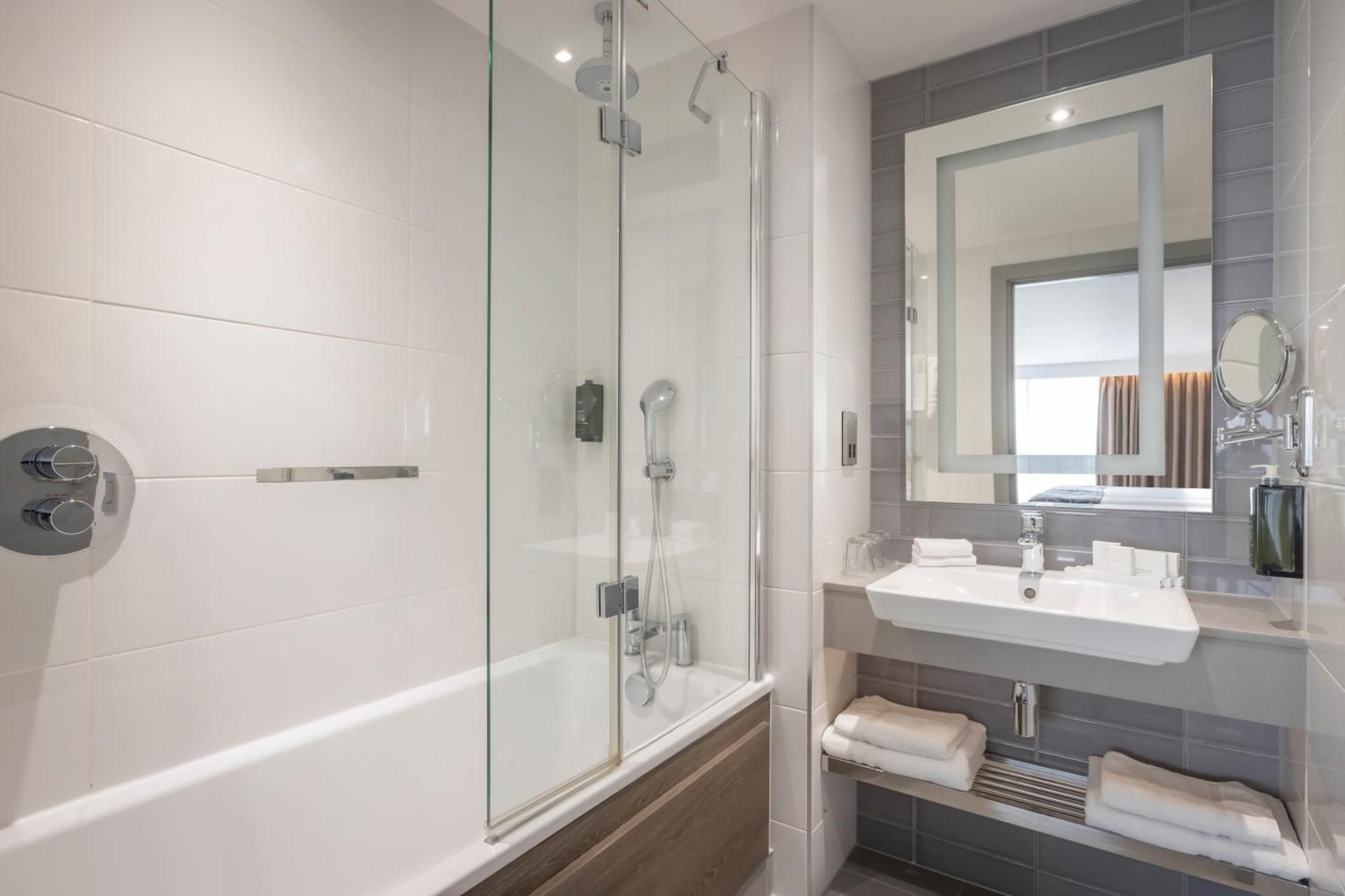 undefined Clayton Hotel Dublin Airport 7