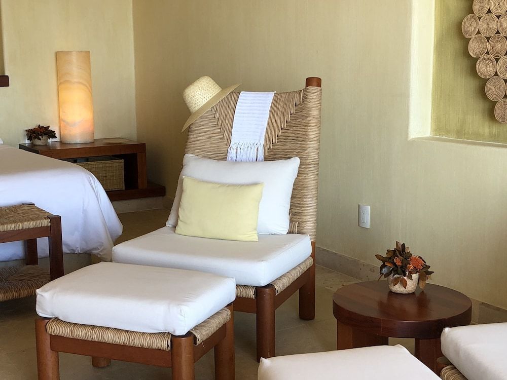 Cala de Mar Resort & Spa Ixtapa Family Adjoining Suites 8