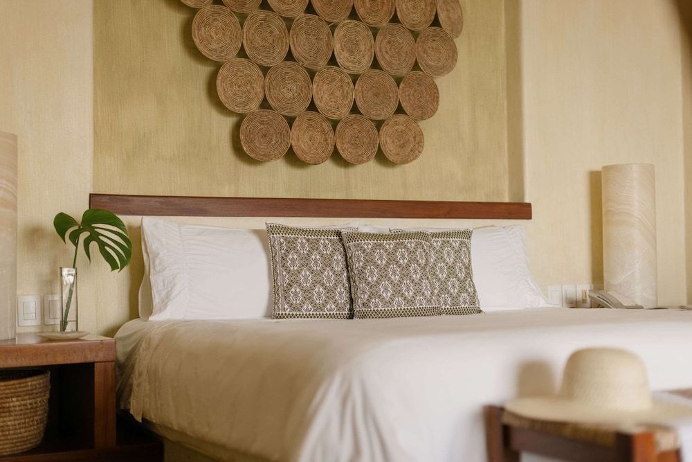 Cala de Mar Resort & Spa Ixtapa Romance Deluxe Ocean Front Suite 4