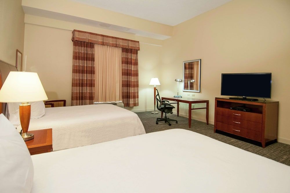 Suite, 2 Queen Beds, Accessible