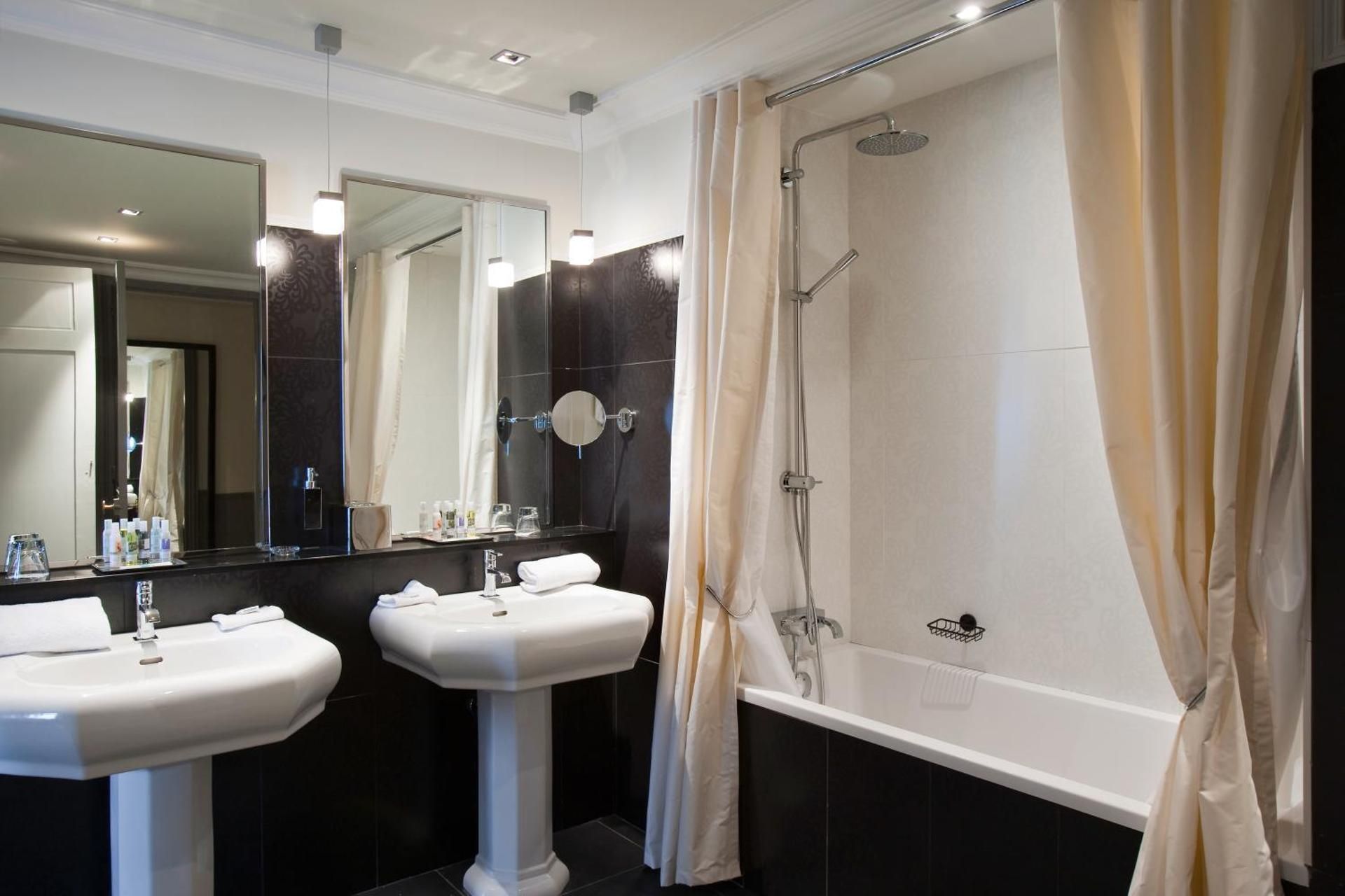 Deluxe Terrace Room