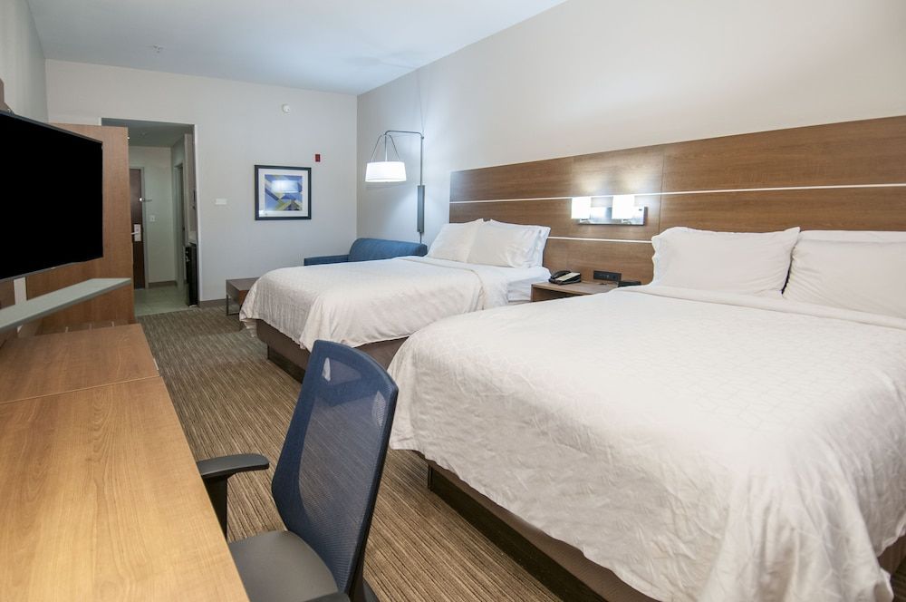 Suite, Multiple Beds