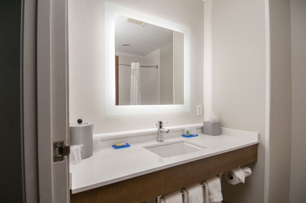 Standard Room, 2 Queen Beds, Accessible (Comm, Mobil, Access Tub)