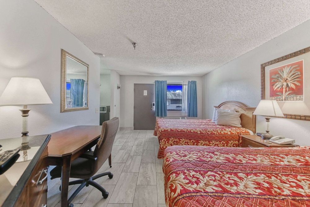 Standard Room, 2 Queen Beds, Non Smoking