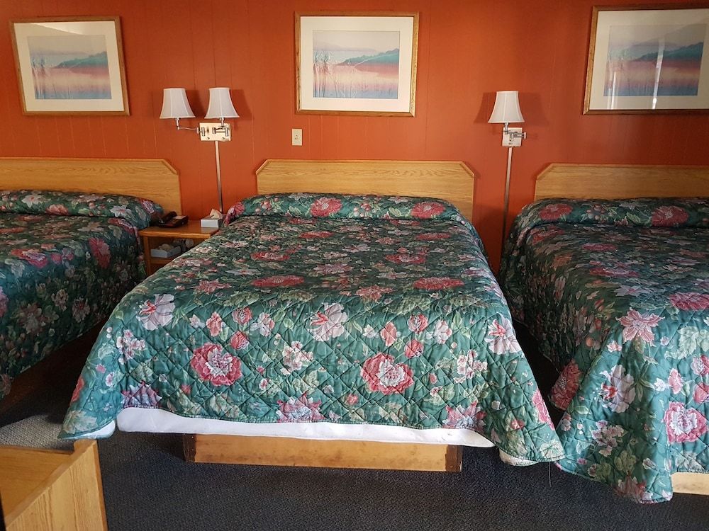 Three queen beds