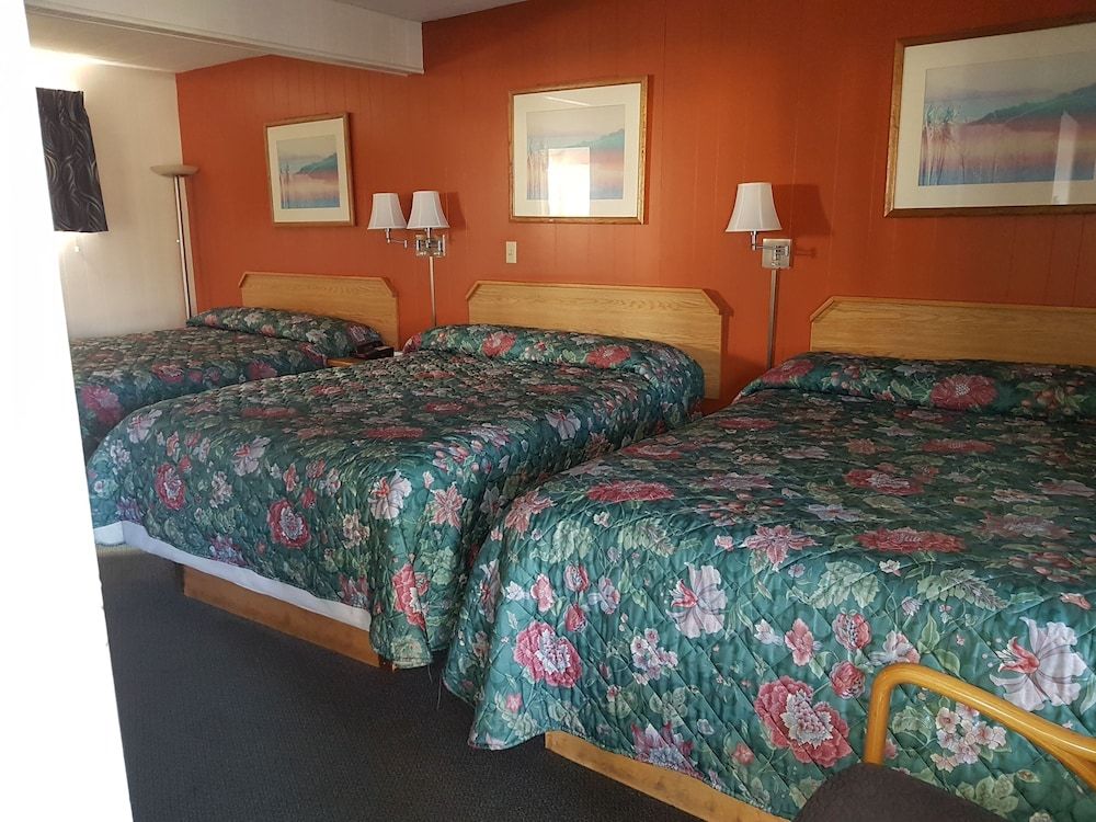Three queen beds