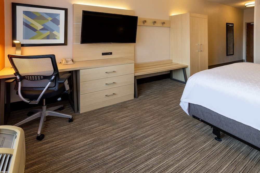 Standard Room, 1 Queen Bed, Accessible
