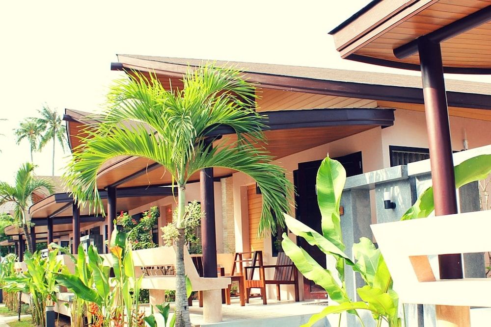 undefined Weekender Resort 10