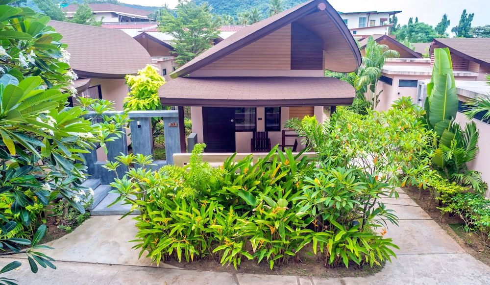 undefined Weekender Resort 7