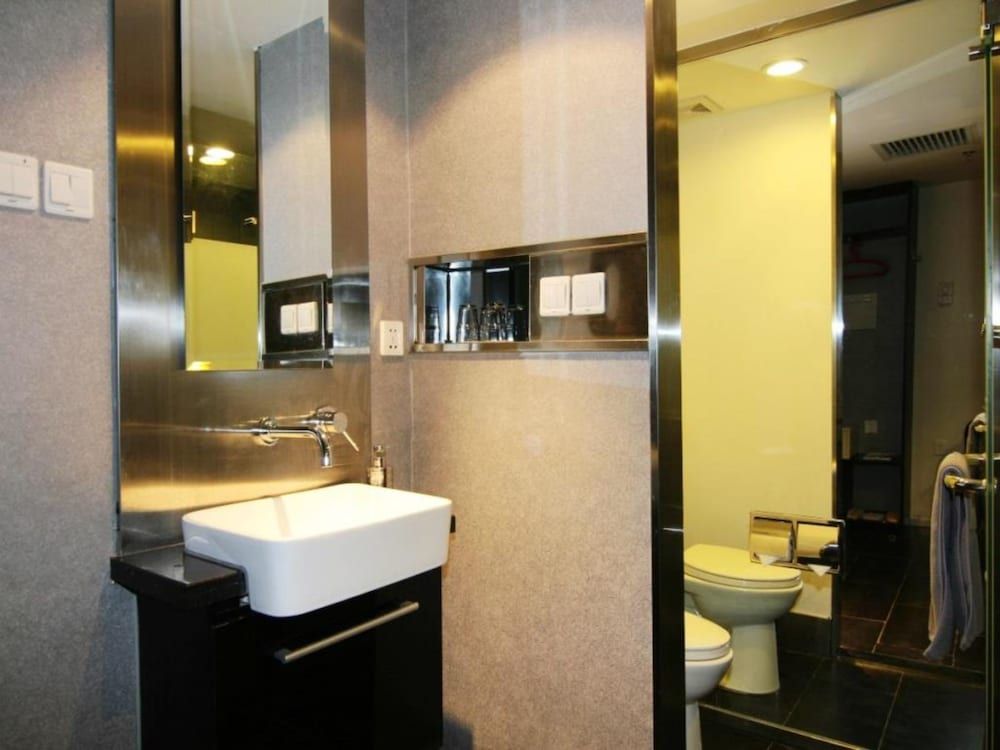 FX Hotel YanSha Beijing Economy Double Room, No Windows 4