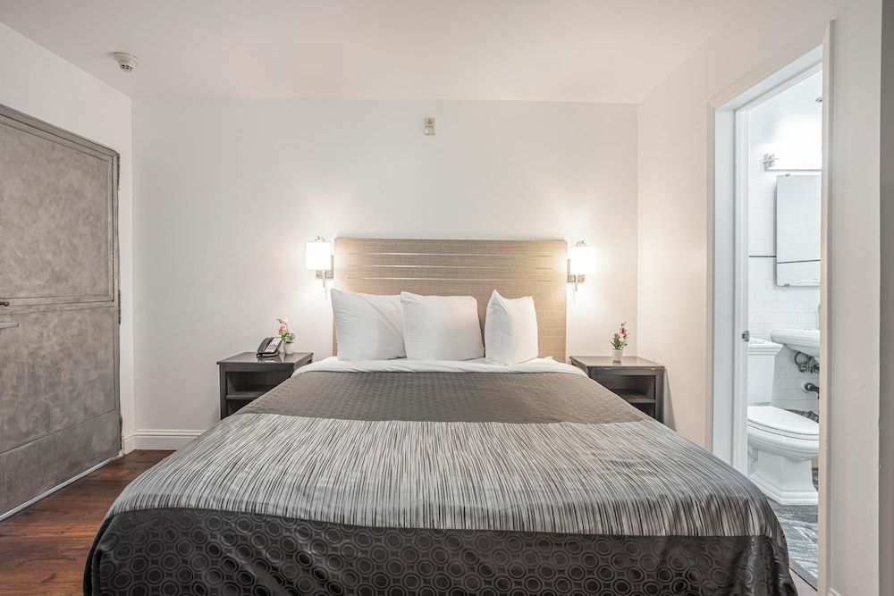 Deluxe Single Room