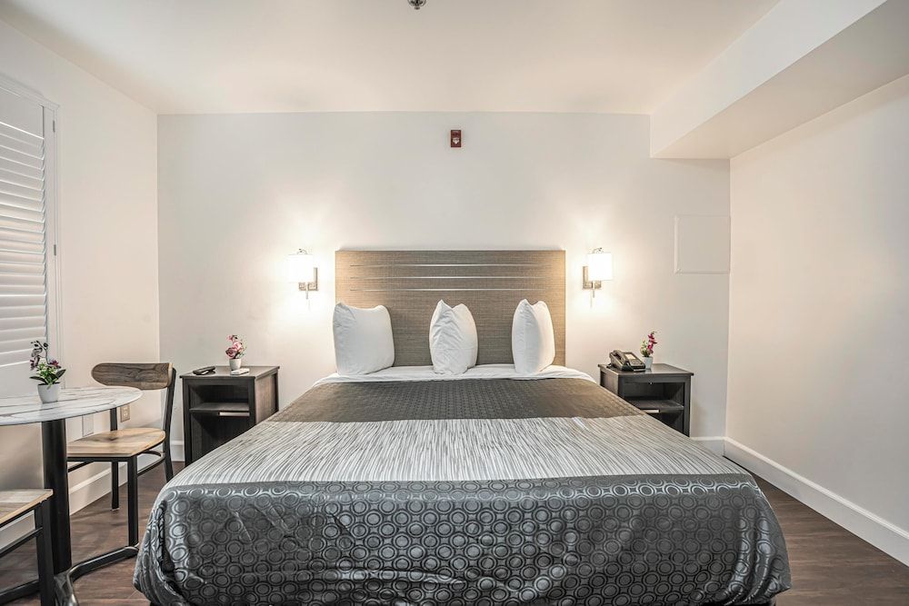 Deluxe Single Room, Accessible