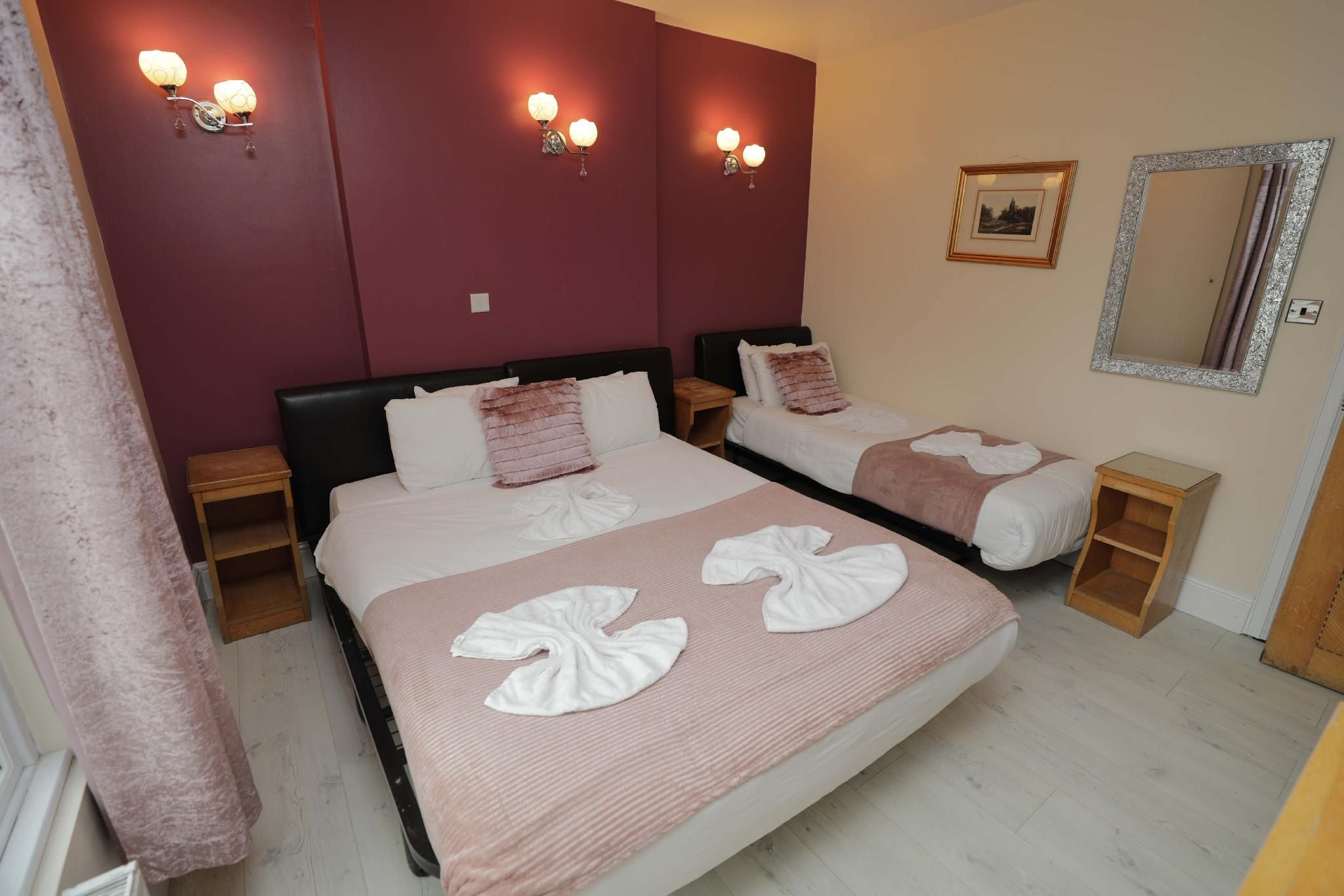 undefined Holland Inn Hotel 10