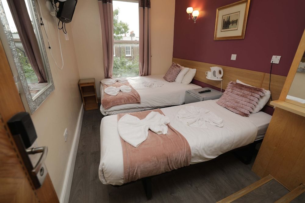 Holland Inn Hotel