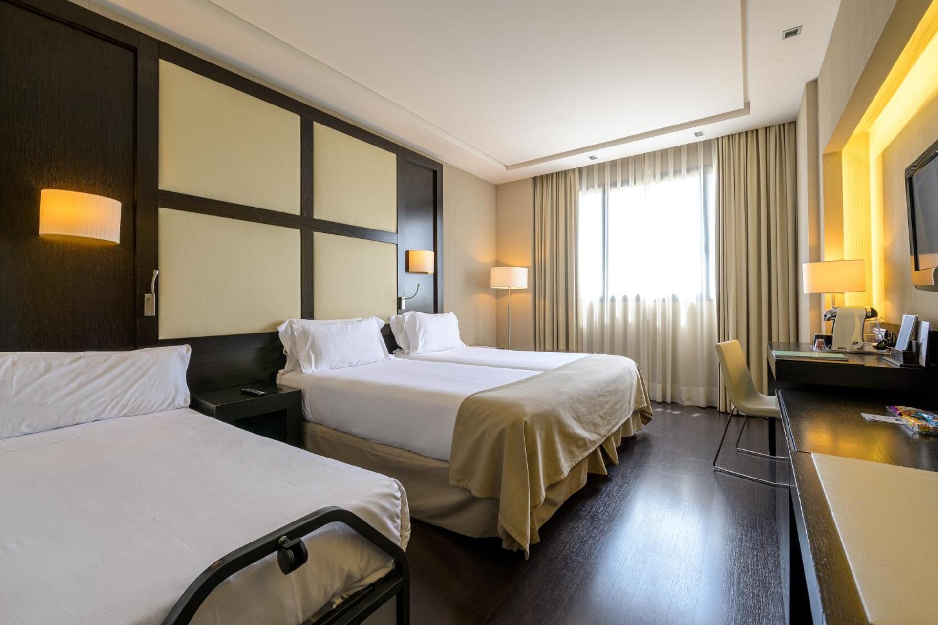 undefined Hotel Maydrit Airport 7