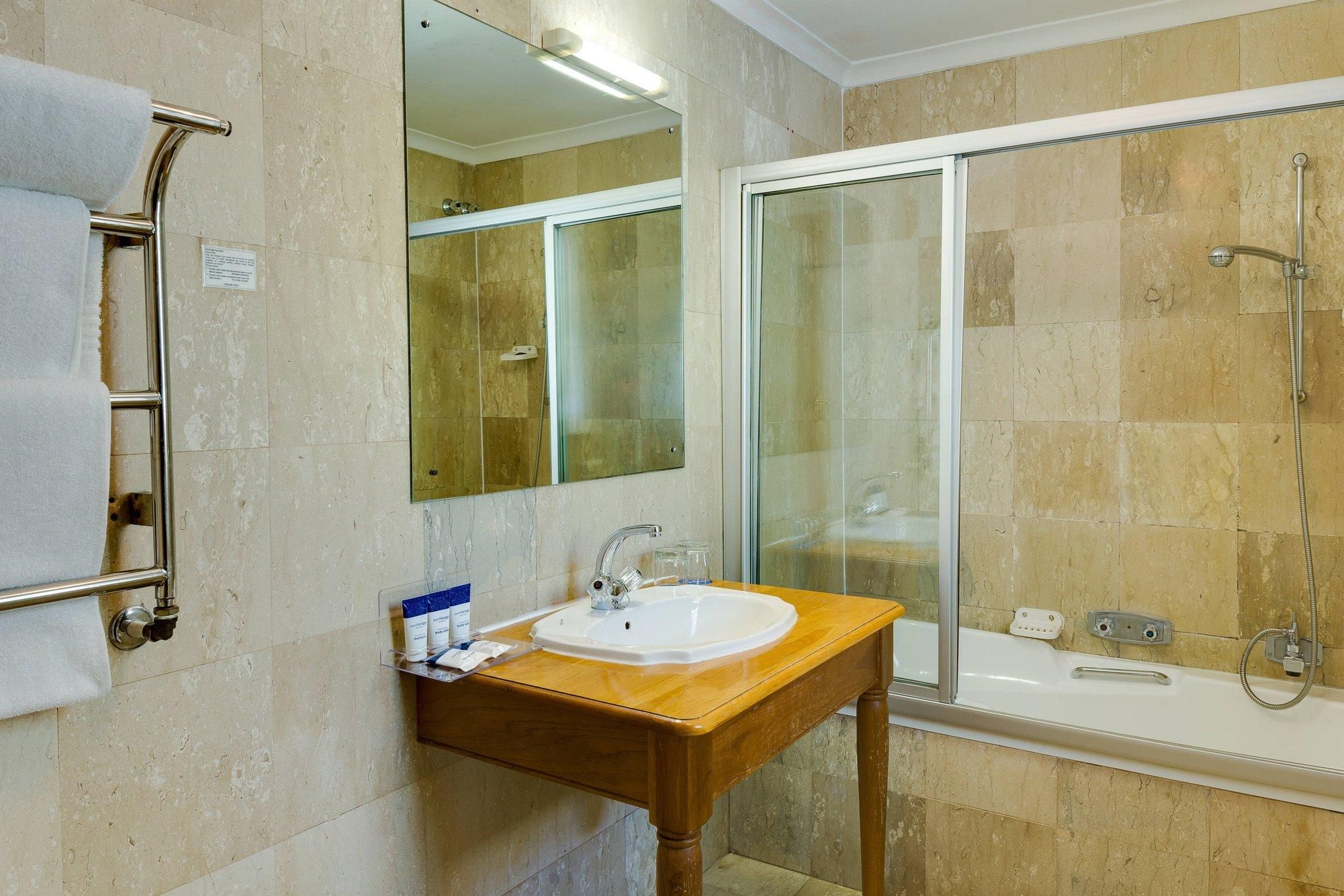Suite, 1 Double, Garden view