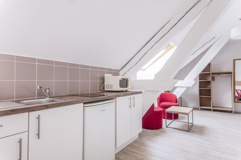 Residhotel Central Gare Superior Studio, 1 Double or 2 Twin Beds 4