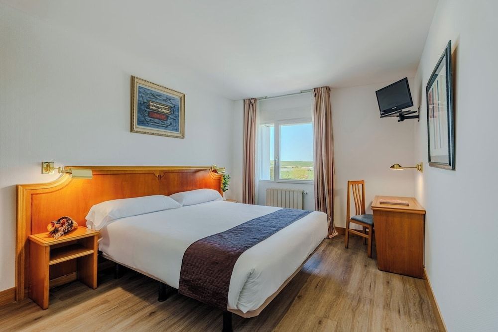 Rey Arturo Burgos Standard Double Room 3