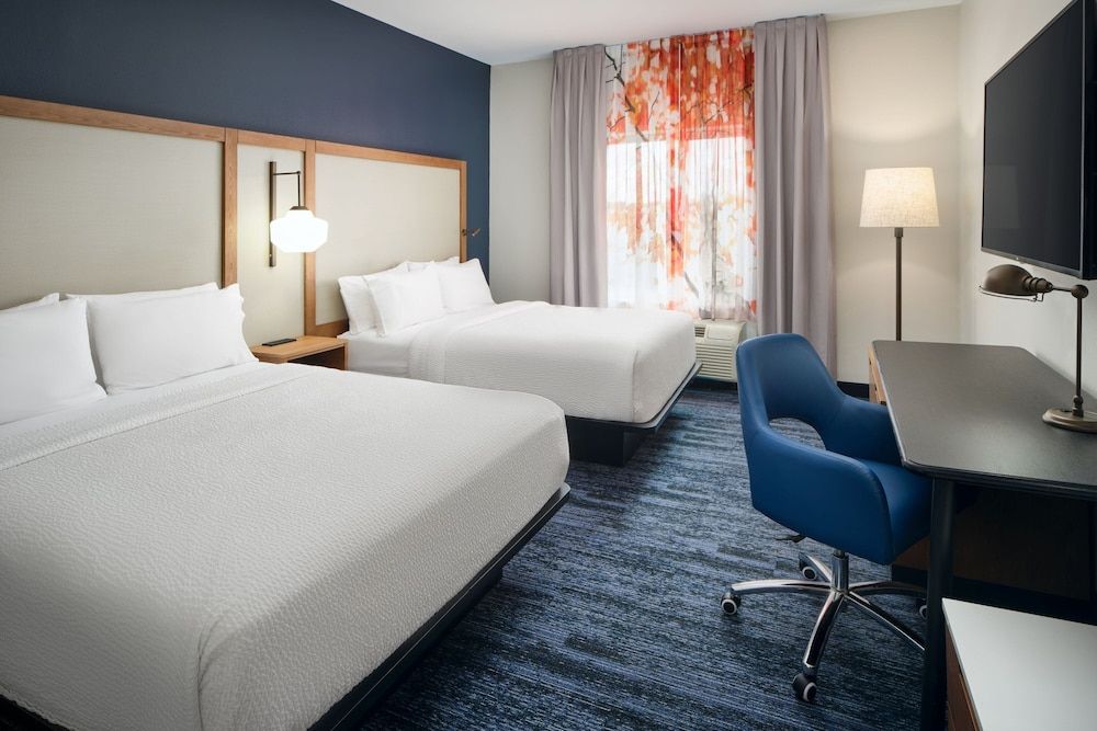 Room, 2 Queen Beds, Bathtub (Mobility/Hearing Accessible, Tub)