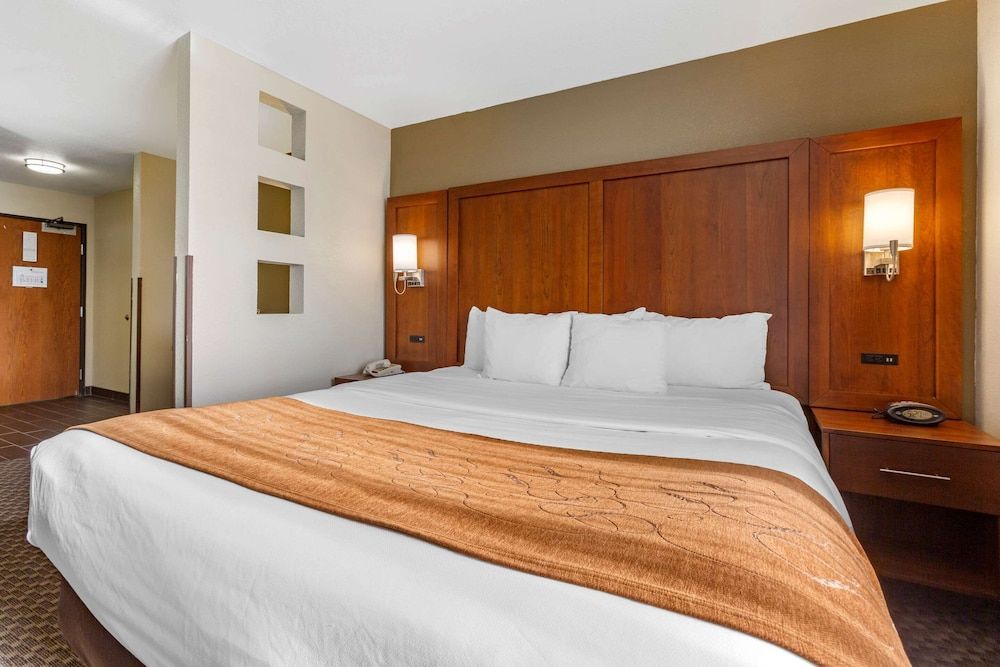 Suite, 1 King Bed, Non Smoking