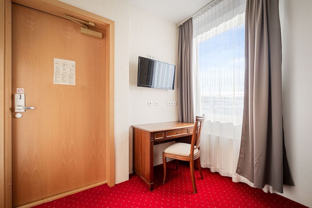 Standard Single Room (with Free Parking)