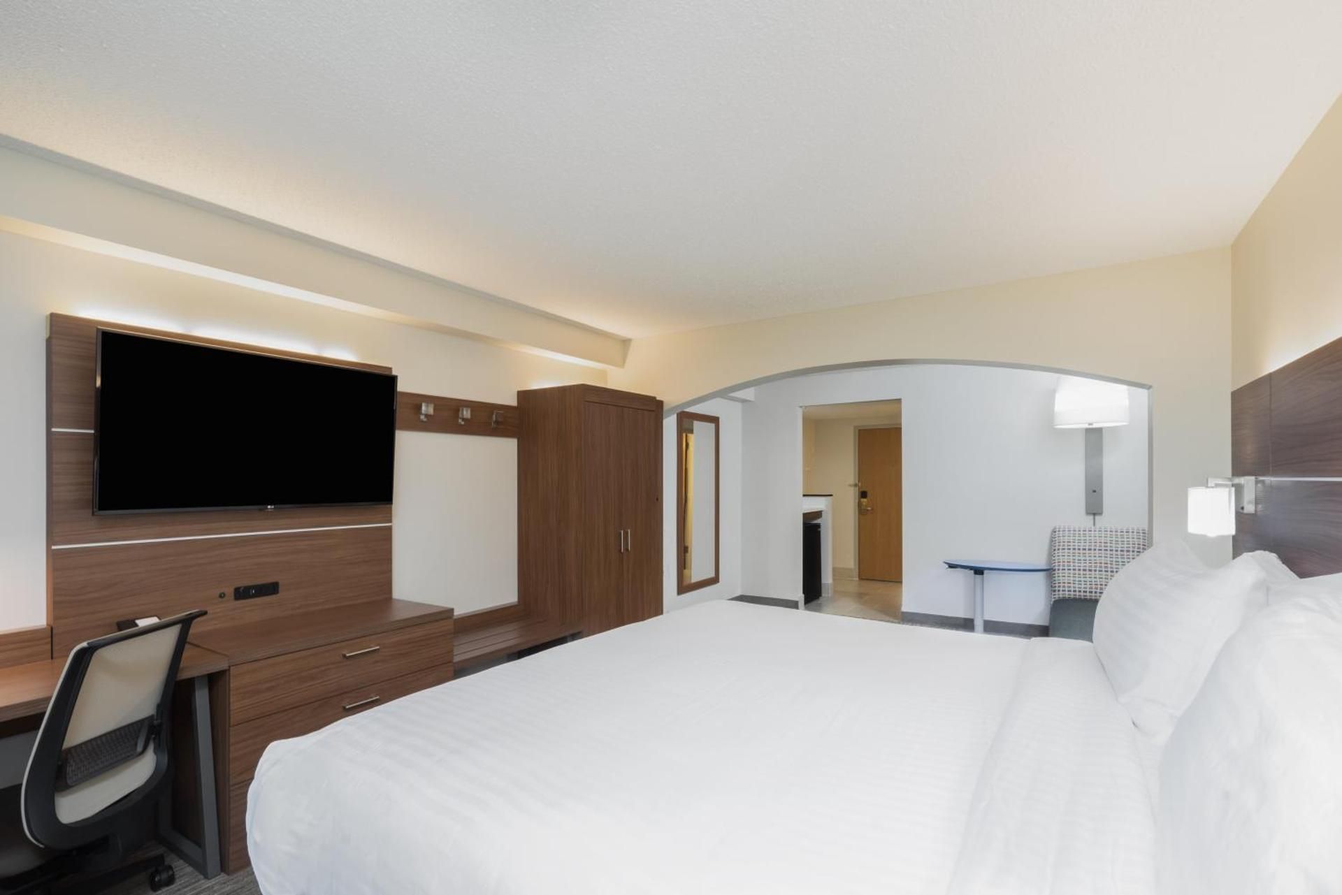 1 King Bed Standard