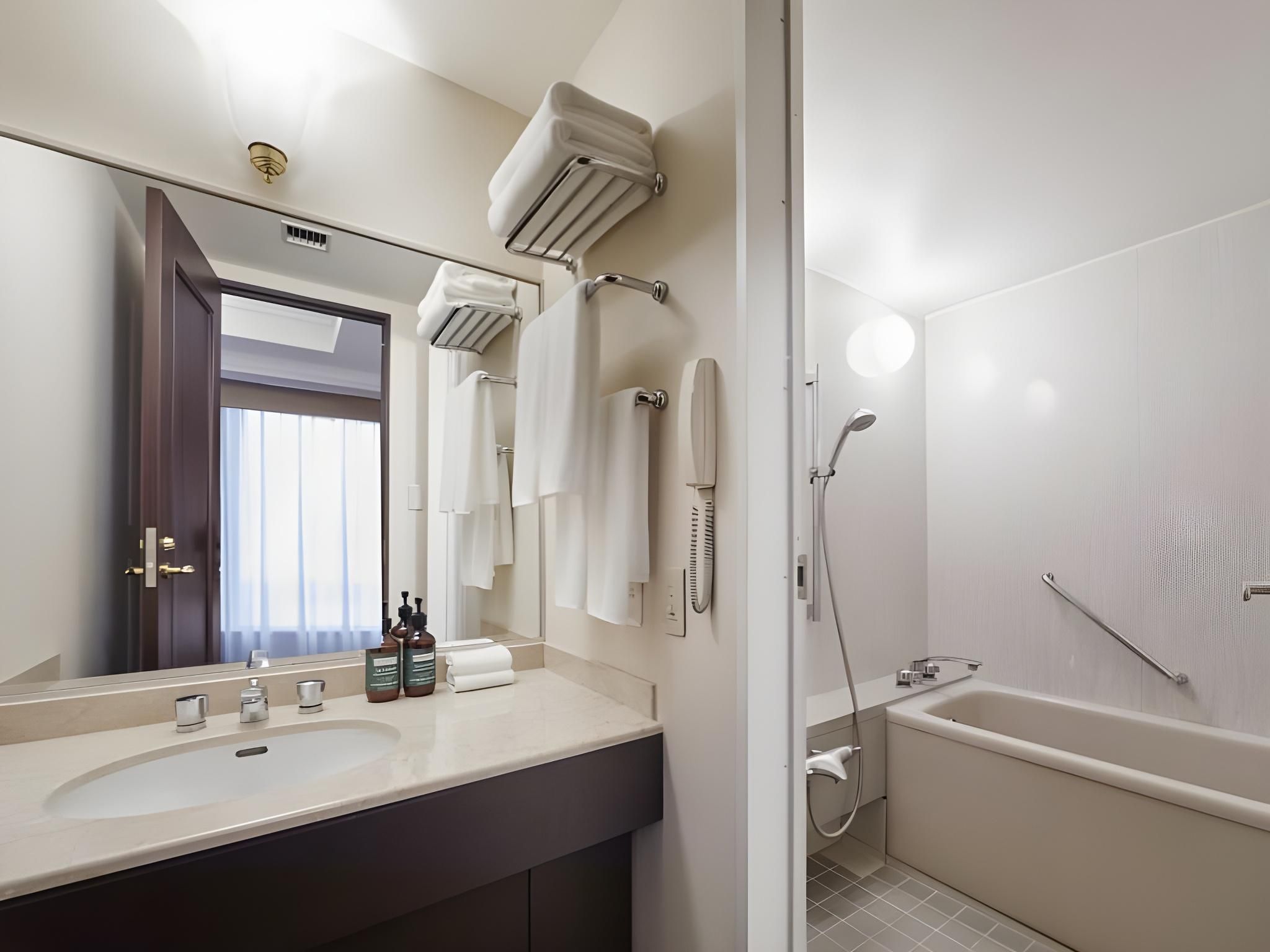4 Single Standard High Floor